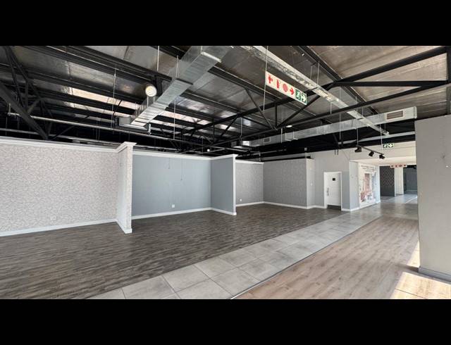 767M² SHOWROOM TO LET IN KRAMERVILLE